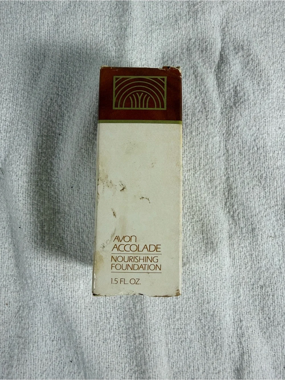 Vintage Avon Accolade Nourishing 1.5 FL. OZ. Foundation - Creamy Beige